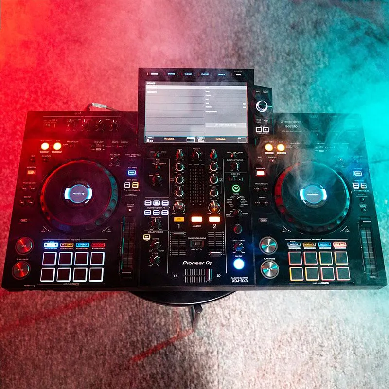 Cisza w rytmie walki: dramatyczna historia DJ-a, który stracił słuch