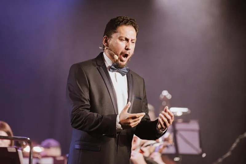 Paweł Skałuba tenor – odkryj fascynującą biografię i jego osiągnięcia w operze