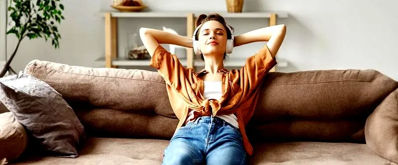 Teksty piosenek, które poruszają duszę - odkryj emocjonalne przesłania skryte w melodii