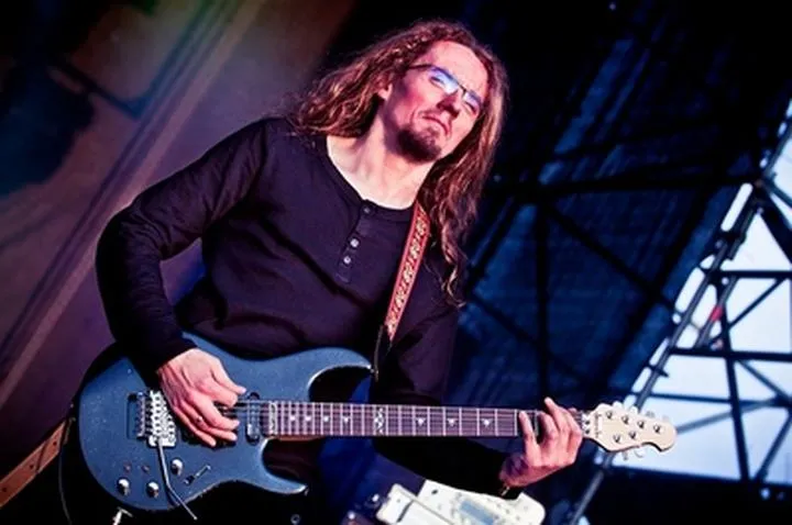 Ustawienie akcji strun